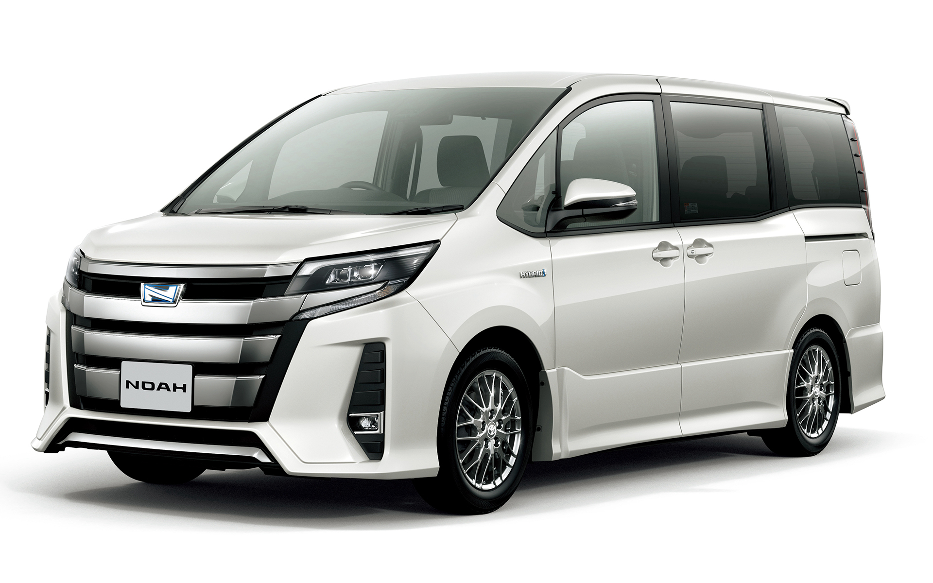 Toyota noah поколения